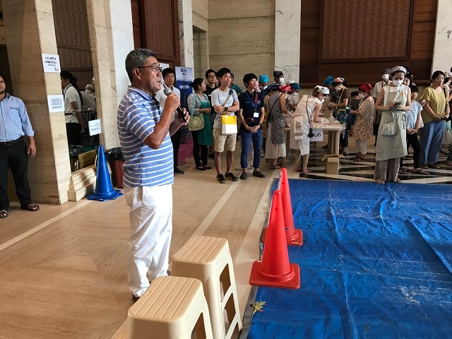 Consul-General Harada addressing