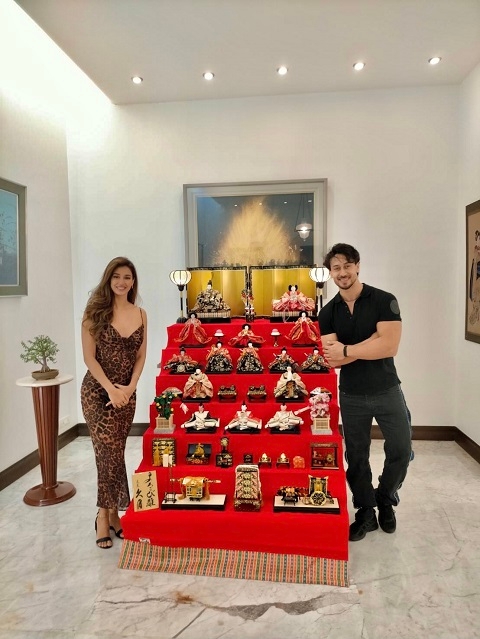 Mr. Tiger Shroff and Ms. Disha Patani with the Hina Dolls